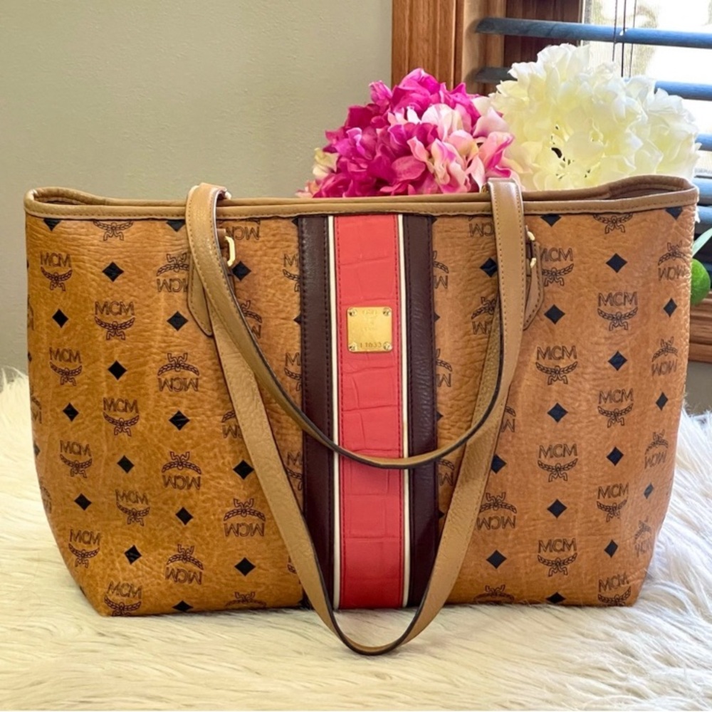 MCM Like New Large Tote Bag In Excellent Condition! - Picture 2 of 14